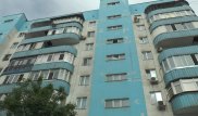 В Алматы отец взял в заложницы трехлетнюю дочь и грозился сбросить ее с пятого этажа