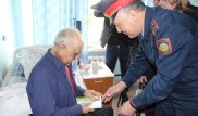 Ветерану из Усть-Каменогорска вернули украденные медали
