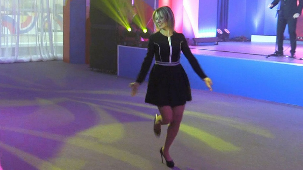 Мария Захарова танцует "Калинку" на саммите Россия - АСЕАН. © rt.com