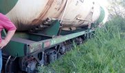 Цистерны с авиационным топливом сошли с рельсов в Алматы
