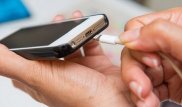 Заряжать смартфоны через USB-порты небезопасно - эксперты "Касперского"