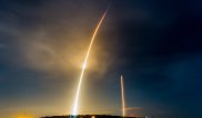 Илон Маск опубликовал видео возвращения ступени Falcon 9 на Землю