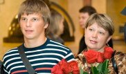 Мама Аршавина испекла торт и отправила сыну в Казахстан