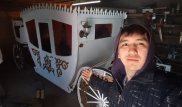 Житель Астаны собирает в гараже уникальные кареты