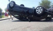 Только выехавший из салона Hyundai перевернулся в ДТП в Алматы