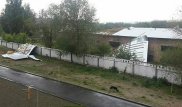 Ураганный ветер в ЮКО оставил без крыши сотни домов