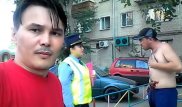 Блогер снял эпизод с участием полицейских и мужчины по кличке Уха
