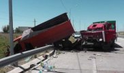 Два большегруза столкнулись в Шымкенте, есть пострадавшие