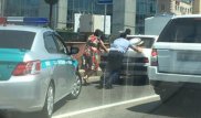 В ДВД Алматы прокомментировали поступок растрогавшего алматинцев полицейского