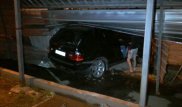 В центре Алматы BMW снес ограждение стройплощадки