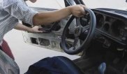 Мужчин, толкавших неисправный автомобиль, сбили на трассе Екатеринбург - Алматы