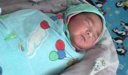 Задержана мать новорожденной девочки, которую нашли в туалете в Алматинской области