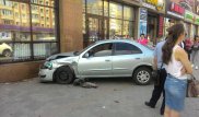 Массовое ДТП в Астане: одна из машин врезалась в здание