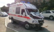 В Актау перевернулась "скорая" с беременной женщиной