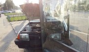В Алматы автомобиль сбил девушку и врезался в остановку