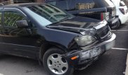 Девушка на Lexus влетела в бизнес-центр в Алматы