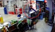 В Экибастузе магазинный вор попал на камеры видеонаблюдения