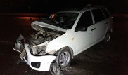 Lada Kalina врезалась в припаркованное авто в Алматы, есть пострадавшие