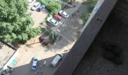 Пожилой мужчина сбросился c многоэтажного дома в центре Уральска