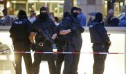 Вооруженный и окровавленный мужчина захватил ресторан в Германии - СМИ