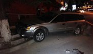 Ночное ДТП в Алматы: Subaru врезался в дерево