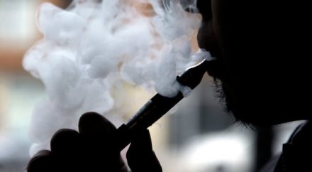 Исследователи: Электронные сигареты менее вредны, чем обычные