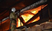 Пожар на обувном складе барахолки в Алматы локализован
