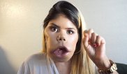 Бьюти-блогер с деформированным лицом стала звездой YouTube