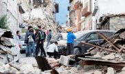 Число жертв разрушительного землетрясения в Италии превысило 70 человек