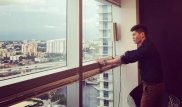 Уехавший за океан алматинец подробно описал размеры зарплат в США