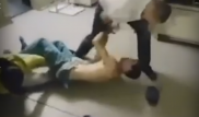 Жестокое избиение врача из-за очереди в российской больнице попало на видео