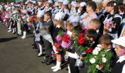 В соцсетях заступились за учительницу, отчитавшую первоклассницу без бантов в Астане