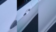 Участник дорожного конфликта в Алматы остался без дверной ручки