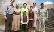 В прокат выходит фильм Акана Сатаева "Дорога к матери"