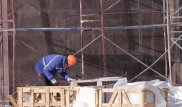 Подъемник с двумя рабочими сорвался с 20 этажа в Астане