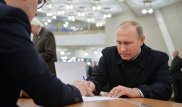Путин после голосования на выборах депутатов Госдумы решил поехать на работу