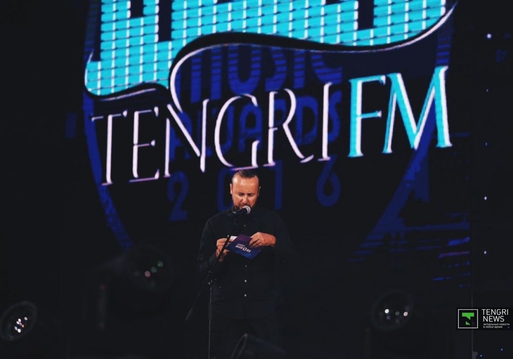 Радио Tengri FM наградило лучшую рок-группу на премии ЕМА-2016. ©Владимир Дмитриев