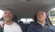 Дедушка спел в машине и однажды проснулся знаменитым