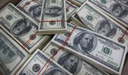В аэропорту Алматы задержали казахстанку, перевозившую 100 тысяч долларов наличными