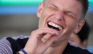 Казахстанский блогер надеется, что Аршавин не поранит его во время стрижки