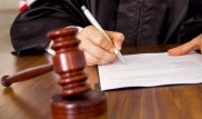В Атырау мужчина намеренно сбил человека и проехал по нему на авто