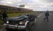 Информационный щит раздавил авто карагандинца в Санкт-Петербурге