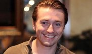 Сергей Безруков предоставил на аукцион портрет с автографом, чтобы помочь больной раком девочке из РК