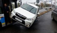 Необычное ДТП в Алматы: Subaru заехал на автобус