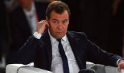 Медведев покинул зал в Сколково из-за хлопков, вызванных коротким замыканием
