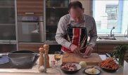 Британские дипломаты учат казахстанцев английской кухне