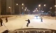Массовые катания прицепленных к авто сноубордистов сняли на видео в ВКО