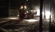 Алматинцев возмутила укладка асфальта на снег
