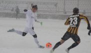 "Кайрат" и "Астана" под снегом поборолись за Кубок Казахстана