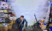 Видео обрушения крыши на рынке "Байсат" появилось в Сети